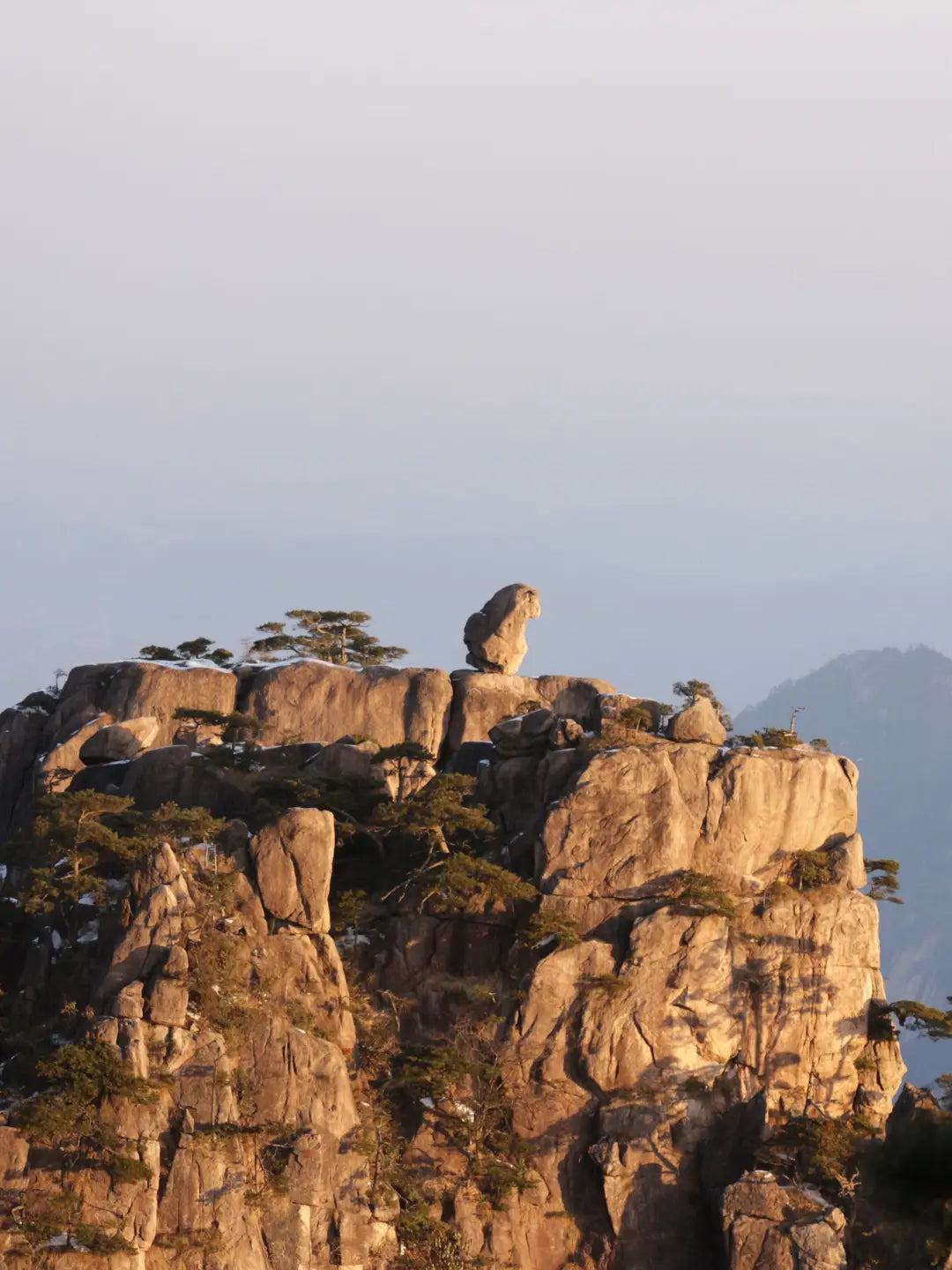Huangshan peculiar peaks and strange rocks