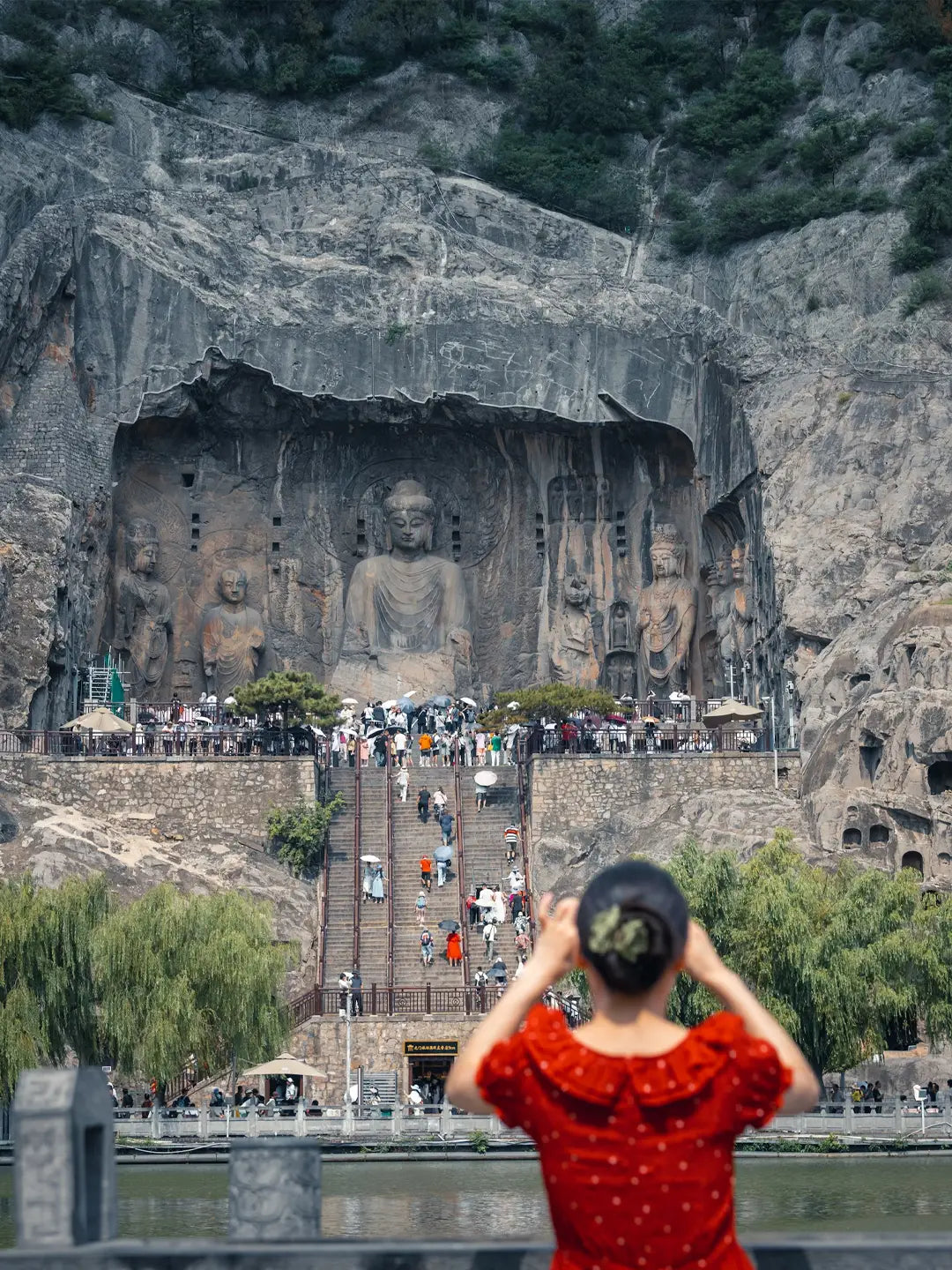 Luoyang Longmen Grottoes distant view