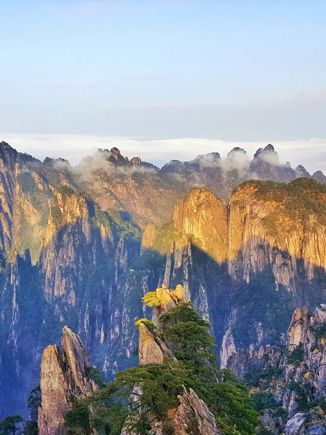 Sunset glow over Huangshan peaks