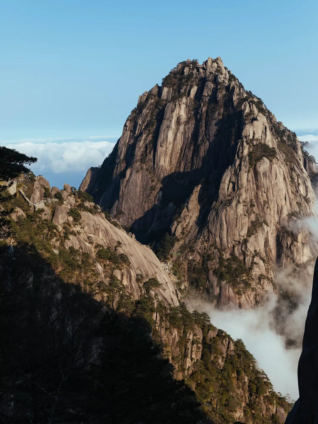 Huangshan peaks shrouded in mist