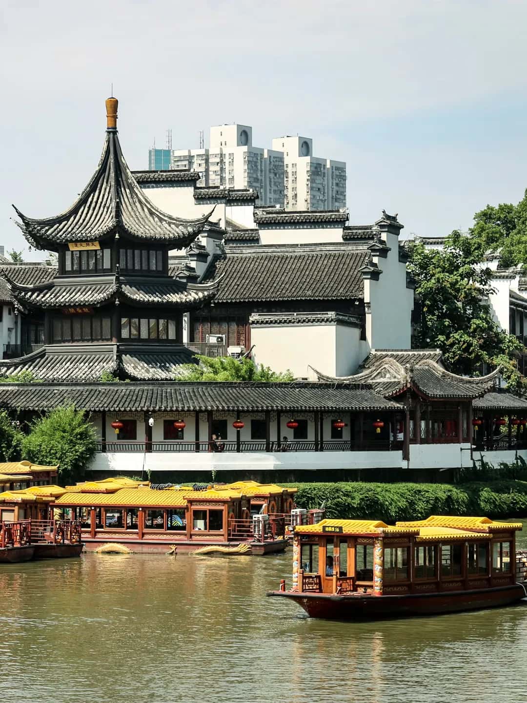 Nanjing Qinhuai River painted boats and ancient architecture