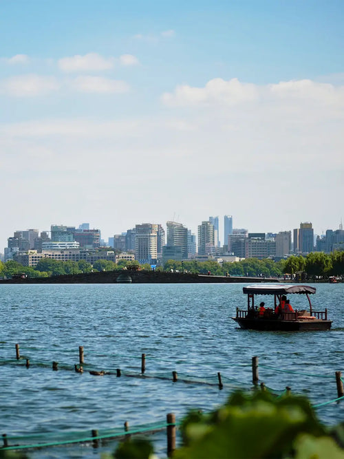 West Lake Broken Bridge distant view