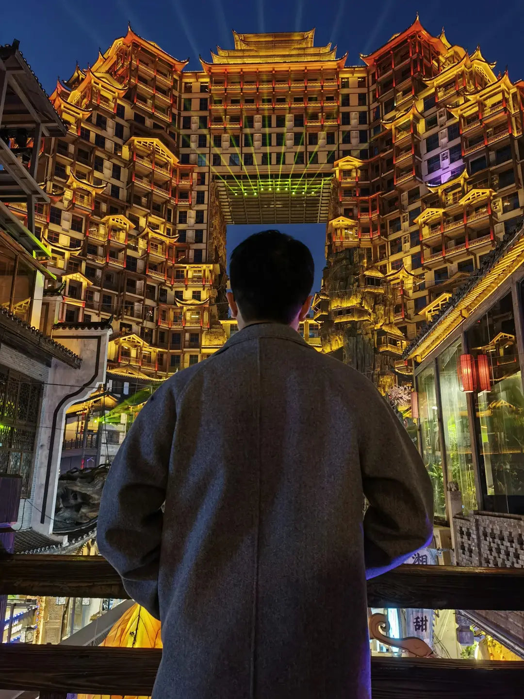 8-Day Zhangjiajie and Shanghai Tour with Furong & Fenghuang